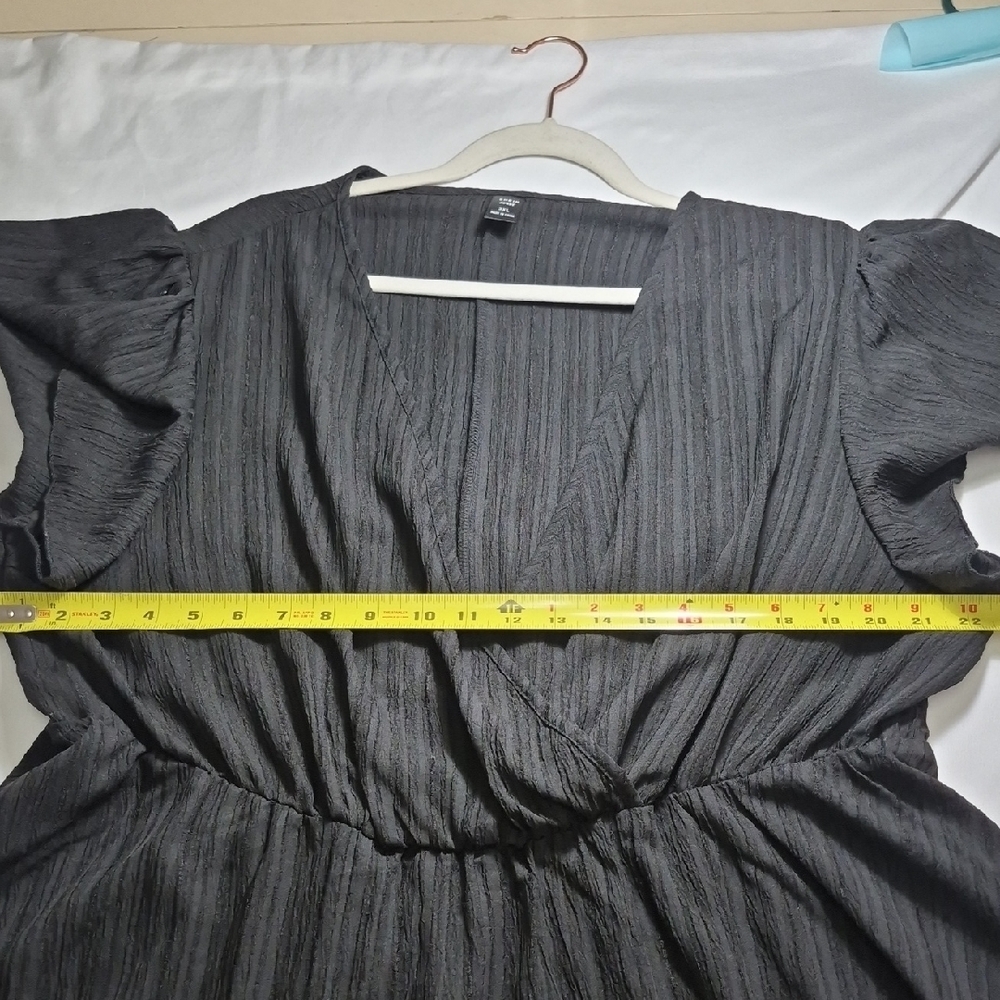 Elegant Black Wrap Blouse - Picture 7 of 10